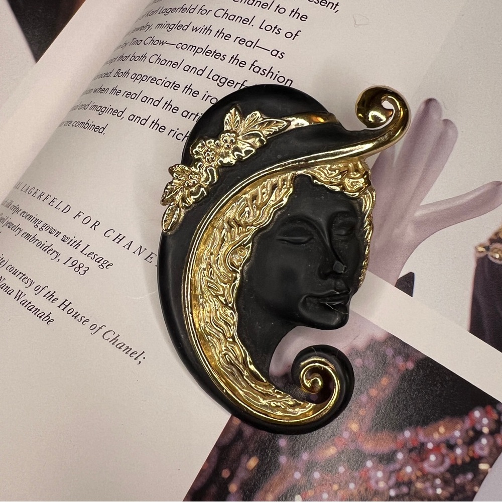 Vintage Torino Lady’s Portrait Brooch